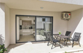 Beautiful Apartment In Seget Donji With Wifi